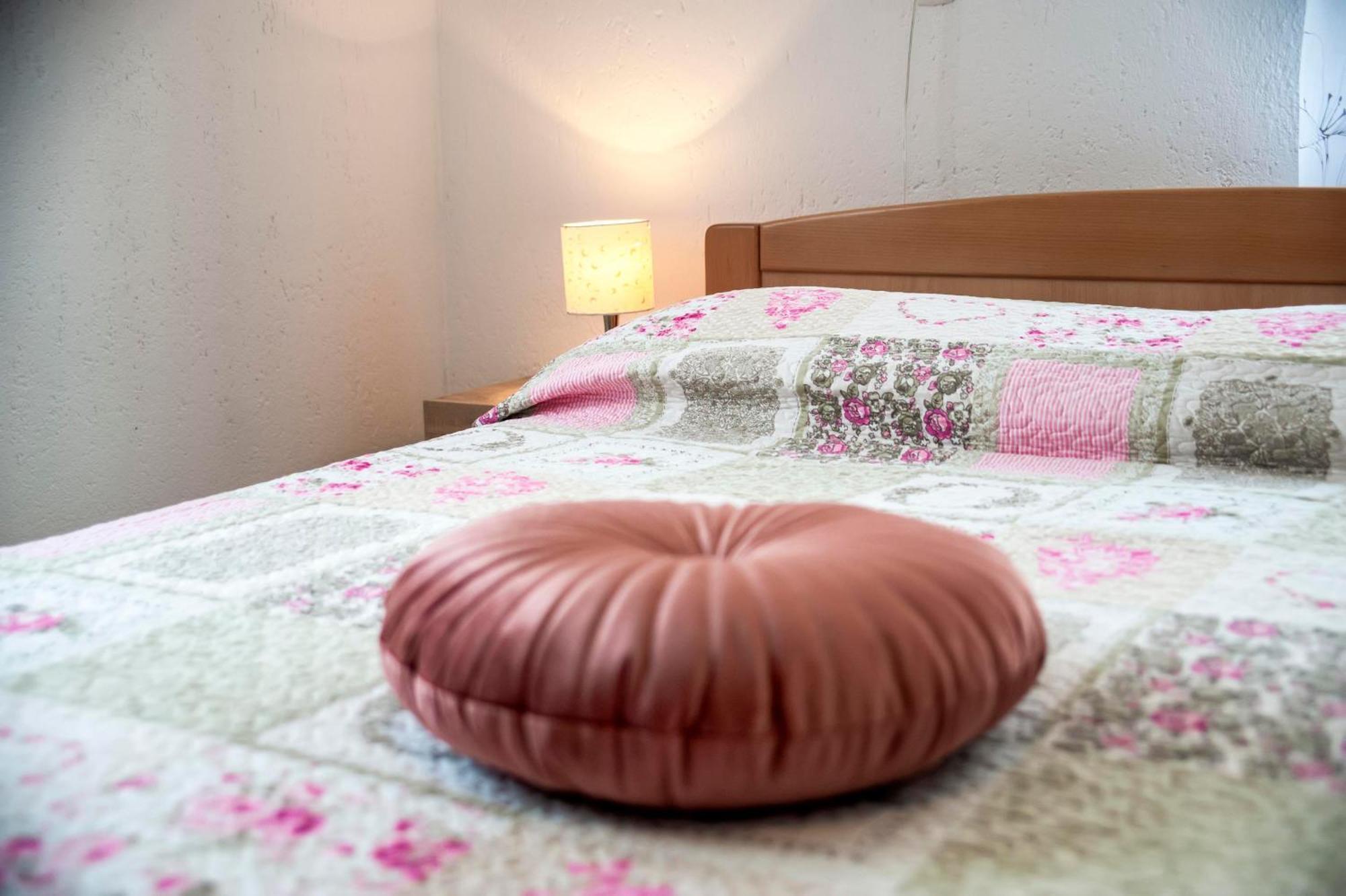 Apartments And Room Silvana Rovinj Exterior foto
