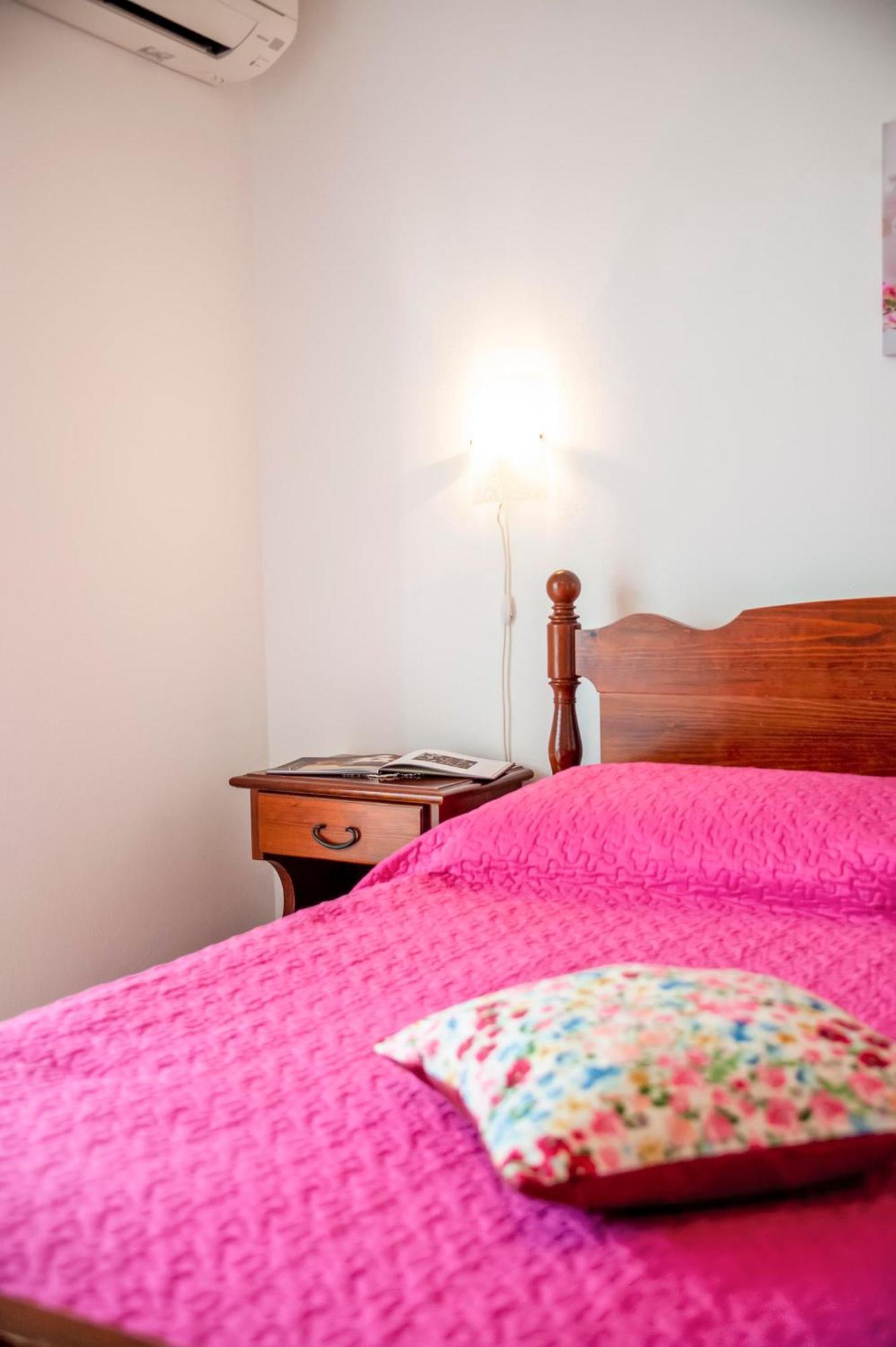 Apartments And Room Silvana Rovinj Quarto foto